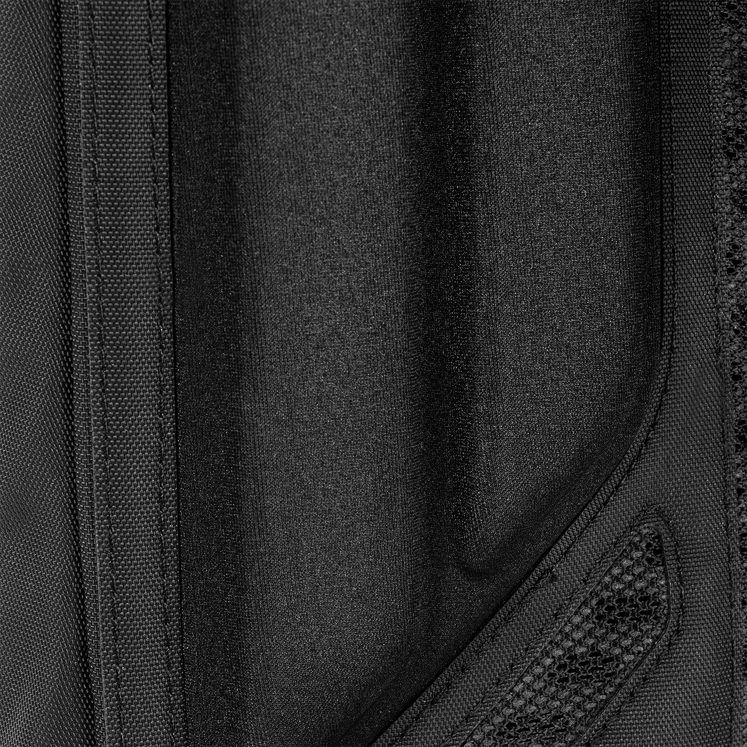 paragon-hydration-pack-r9 Paragon_Black_Texture.png