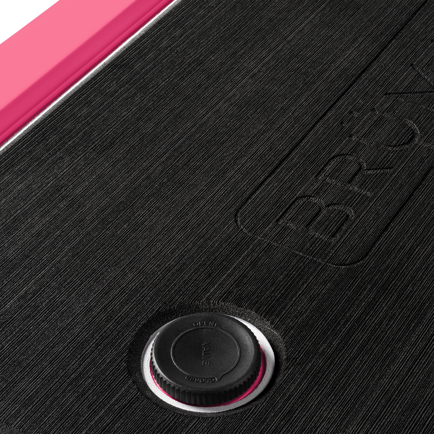 brutank-b7 brutank-55qt-neonpink-vent.png